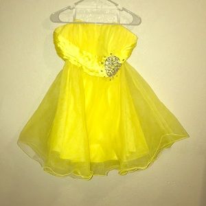 Yellow strapless prom dress